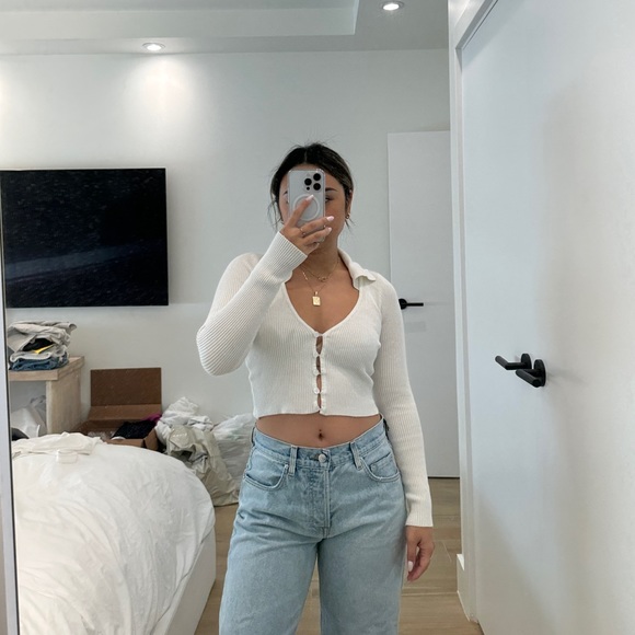 All The Ways Collared Cropped Buttoned Top Small - Picture 2 of 4